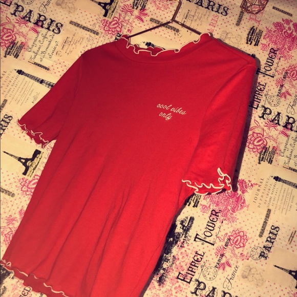 T-Shirt - Picture 1 of 3